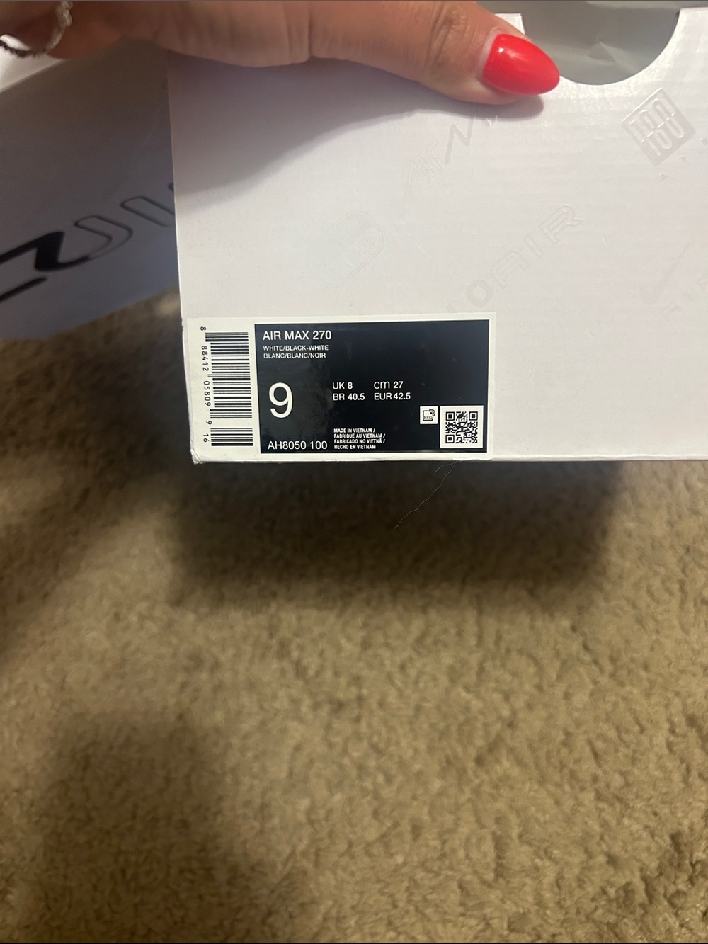 Brand new. Never worn. Nike Women's White/Black Air Max 270 Low-Top Sneakers - Picture 3 of 3